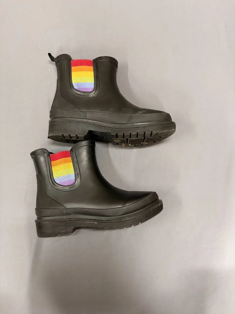 Chooka Ballard Pride 🏳️‍🌈Chelsea Waterproof Rain Boots Women’s Size 7 rainbow